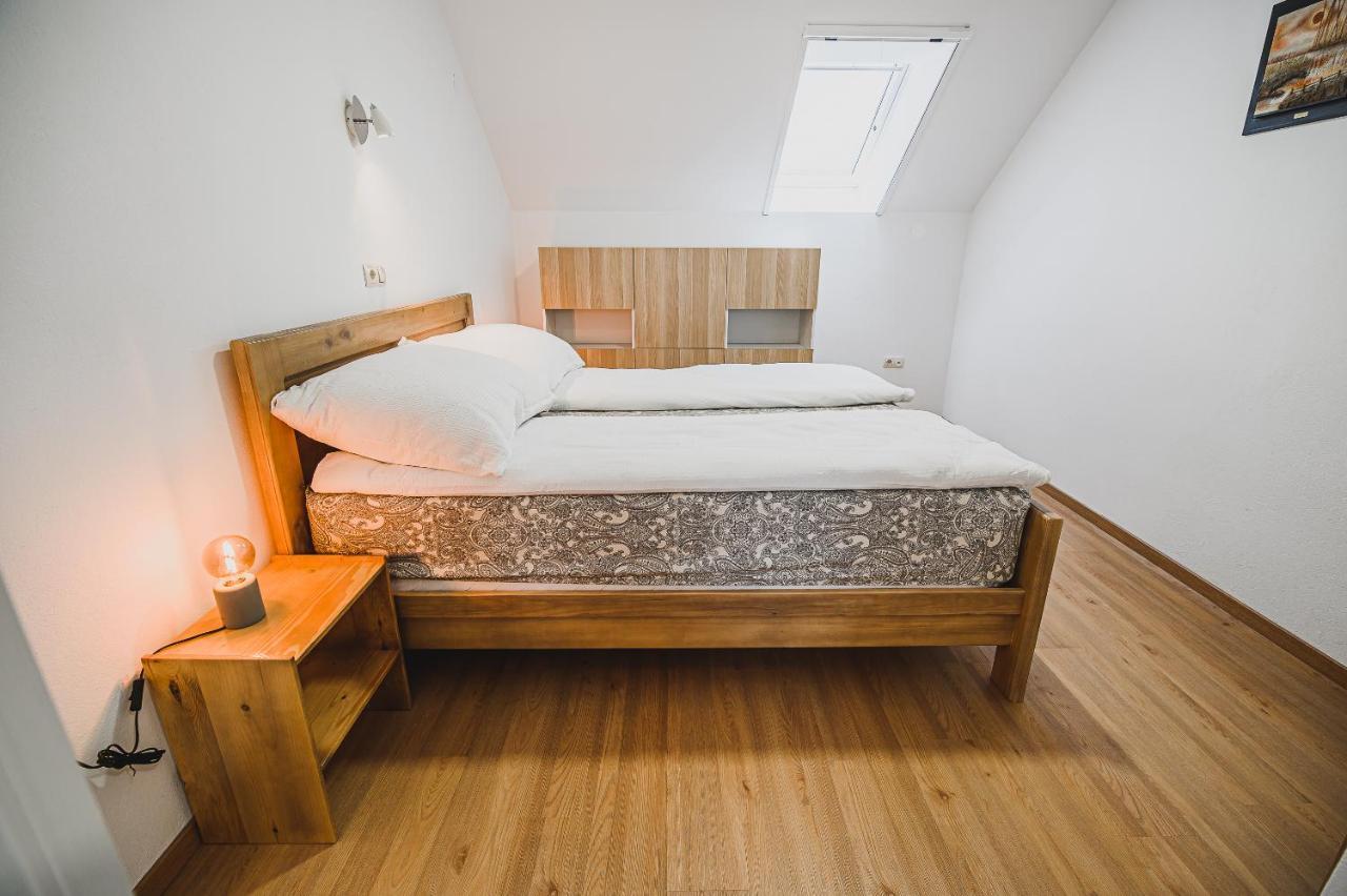 Mojcin Pisker Apartment House Kranj Exterior photo